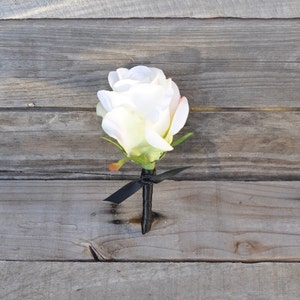 Boutonniere, buttonhole, wedding boutonniere, groomsmen buttonhole, prom boutonniere, wedding flowers, groomsmen, groom, wedding party