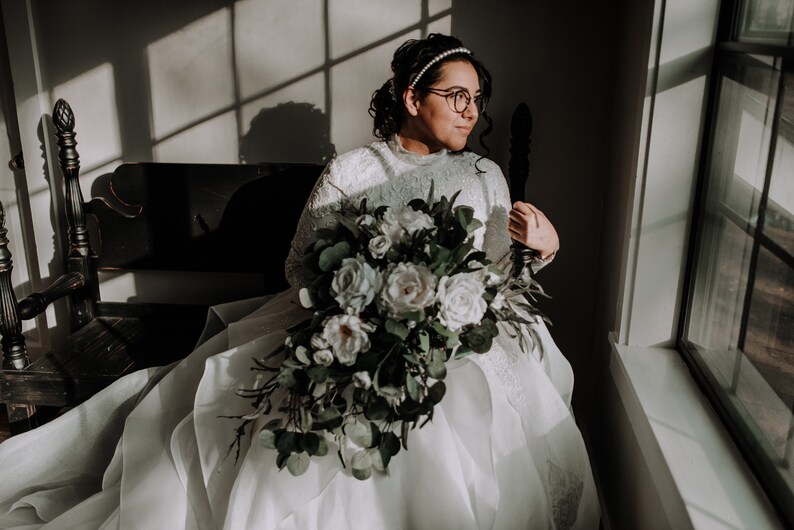 Bridal Bouquet White Bouquet Eucalyptus Wedding Flowers Cascade bridal bouquet Bridesmaid Bouquet,White Flowers Wedding Flower Bouquet