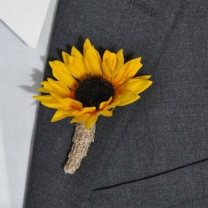 Boutonniere, buttonhole, wedding boutonniere, groomsmen buttonhole, prom boutonniere, wedding flowers, groomsmen, groom, wedding party