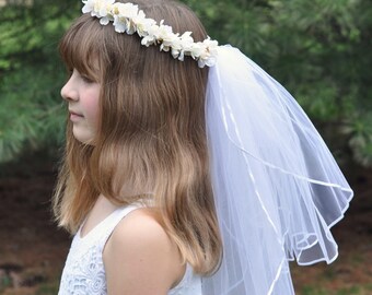 First communion headpiece, first communion flower crown, white flower crown for girls, flower girl crown, holy communion headband, veil