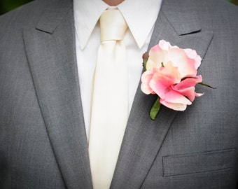 Boutonnière, boutonnière, boutonnière de mariage, boutonnière groomsmen, boutonniere de bal, fleurs de mariage, groomsmen, marié, fête de mariage