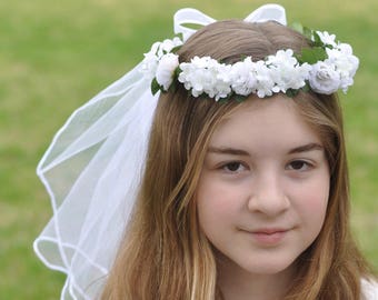 First communion headpiece, first communion flower crown, white flower crown for girls, flower girl crown, holy communion headband, veil