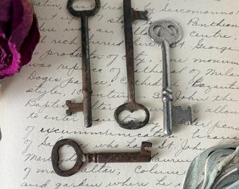 4 Antique Skeleton Keys Set | Metal Keys for Crafting, Decor & Collecting
