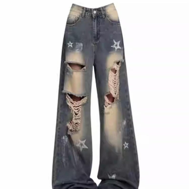 Star Wide Leg Jeans | Oversized Distressed Denim Pants | Daily Wear | Y2K Grunge Style

Distressed star wide leg jeans with oversized Y2K grunge style