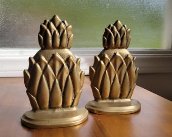 Vintage brass bookends / pineapple bookends / brass pineapples / brass decor / thin bookends  / gold bookends / fruit decor