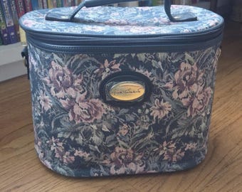 Vintage Gloria Vanderbilt Tapestry Train Case / Hand bag for travel handheld travel case / tapestry suitcase / vanity case / makeup