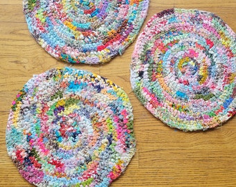 PRICE PER RUG: Bright vintage braided circle rugs / mini rugs / small circle rugs / braided color rugs / throw small round rug / colorful