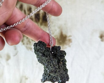 Bark and moss pendant on silver neck ring