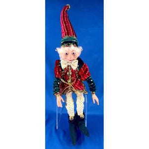 Muñeco articulado de duende navideño de Hobby Lobby, 58 cm, con cascabeles.