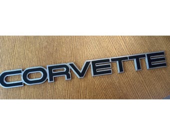 Emblema posteriore Corvette C4 1984-1990 OEM, stemma con scritta da 13", nero e grigio