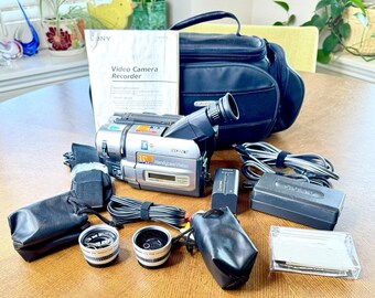 Videocámara Sony Handycam CCD-TRV815 Hi8 probada con batería adicional y estuche cargador.