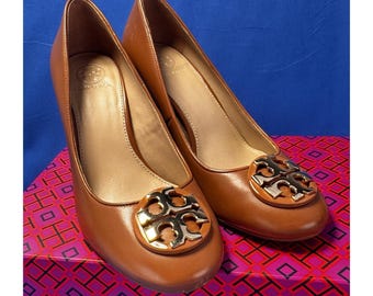 Zapatos de tacón Tory Burch Janey de 85 mm en piel de becerro color marrón real, talla 6.5.