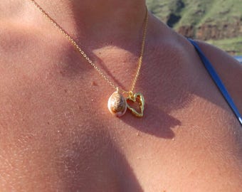 18k Gold Plated Cowrie Shell & Gold Heart Charm Necklace