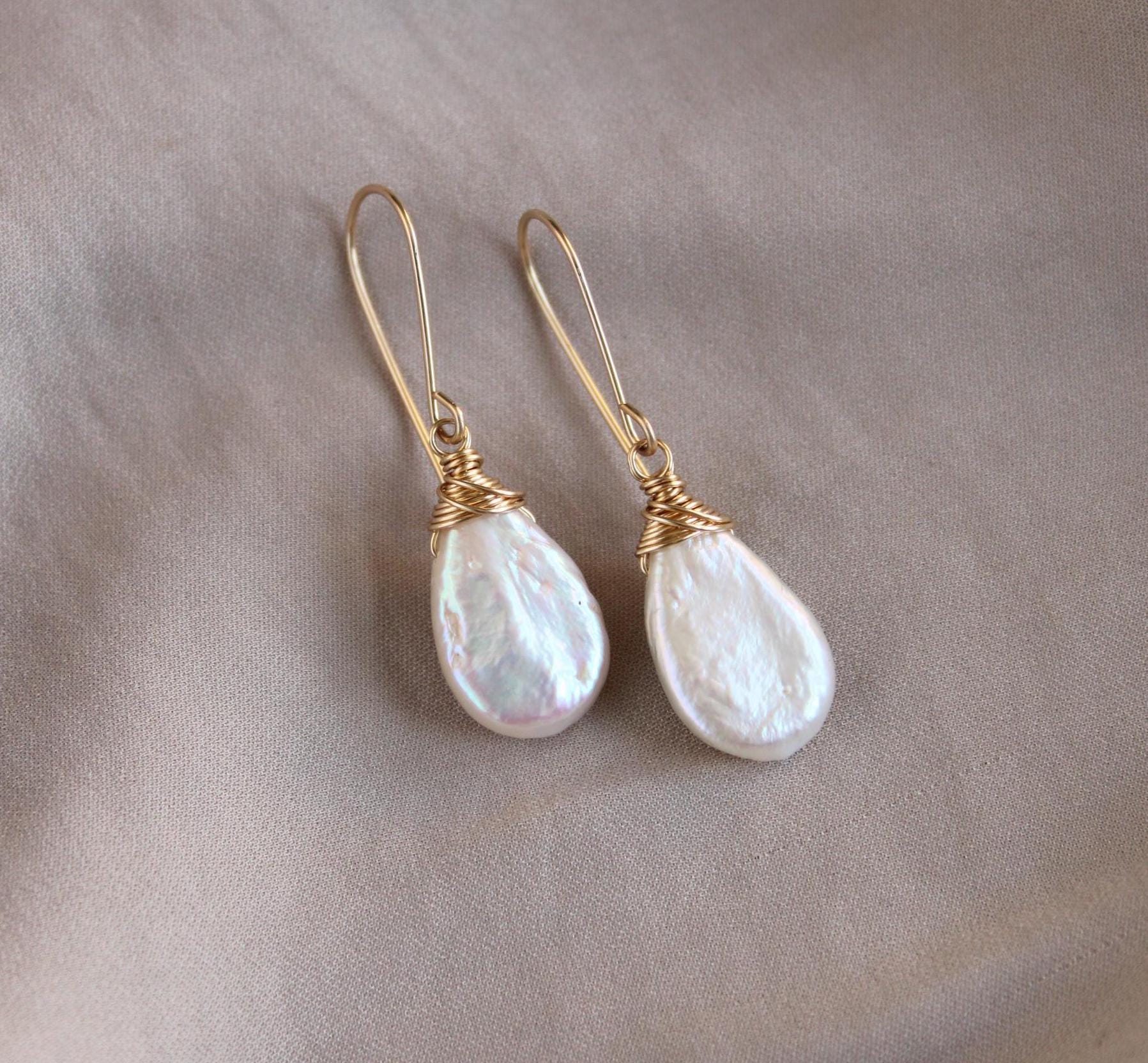 Buy White Pearl Pendant Necklace And Earring Set In 18 Carat Gold...