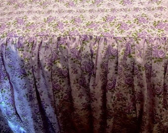 Colcha de cama fruncida/con volantes Shabby Chic de algodón floral morado