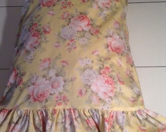 Żółta poszewka na poduszkę Shabby Chic z falbanką lub bez falbanki
