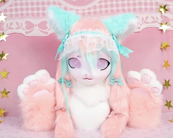 Disfraz de gato Kigurumi color menta y melocotón con cabeza y patas, pelaje verde y rosa, orejas blancas, ojos de corazón de oso, diadema de encaje, lazos verdes, regalo de cosplay