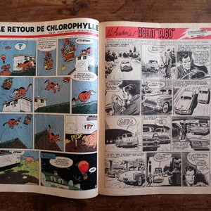 Puede incluir: P&aacute;ginas abiertas de un c&oacute;mic vintage. La p&aacute;gina izquierda muestra vi&ntilde;etas de "LE RETOUR DE CHLOROPHYLLE", con un perro de dibujos animados y texto. La p&aacute;gina derecha presenta vi&ntilde;etas de "AGENT P.60", con coches y personas.