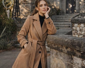 Camelwollen wikkeljas dames | Korte jas met riem | Winterjas tot halverwege de dij | Elegante, minimalistische bovenkleding