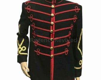 Vintage paradejasje in militaire stijl | Zwart-rode uniformjas met band | Regal kostuumjack