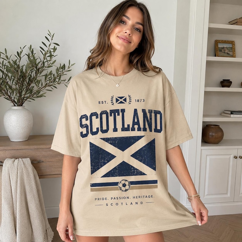 Scotland Football Shirt, Vintage Scottish Soccer Tee, Est 1873 Scotland Flag Shirt, Retro Sports Fan Gift, Comfort Colors Graphic Tee bild 2