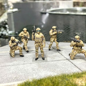 Hand-Painted 1/35 Scale Soldier Figure (1-5 Figures) – Modern Military Diorama