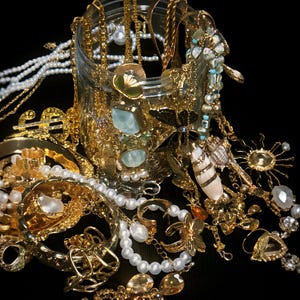 Mystery Jewelry Jar |Random Rings, Necklaces & Bracelets | Elegant Minimal Vintage Mix | Surprise Gift for her | Blind Box Accessory