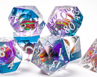 Galaxy-dobbelstenen, planeetdobbelstenen, astronomie, DnD-dobbelstenenset, dobbelstenen met ruimtethema, harsdobbelstenenset, een cadeau voor DnD-speler, RPG-dobbelstenenset