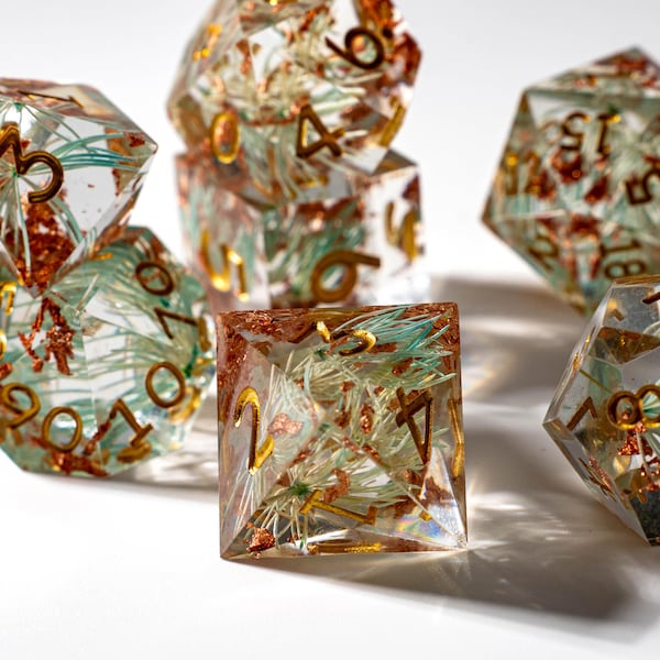 Flower Field DND-dobbelstenenset | Prachtige Dungeons and Dragons-dobbelstenenset voor cadeaus | Bloemen van binnen! Mooi rollend | D&D dobbelstenenset van harsglas