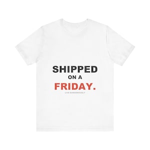 Camiseta "Enviado na Sexta-feira" para Desenvolvedores, Camiseta de Humor para Engenheiro de Software DevOps