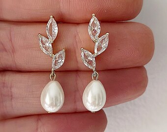 Pearl drop earrings bridal earrings wedding earrings and necklace set Pearl bridal earrings Crystal bridal earrings bridal jewelry set leaf