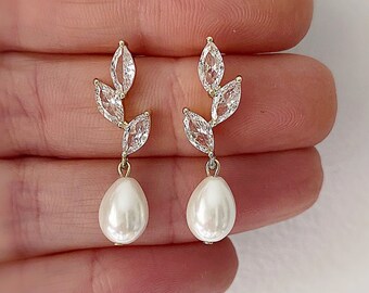 Pearl drop earrings bridal earrings wedding earrings and necklace set Pearl bridal earrings Crystal bridal earrings bridal jewelry set leaf