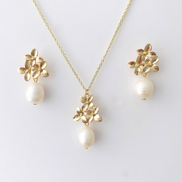 Bridal jewelry set freshwater Pearl necklace and earrings set wedding Flower and pearl earrings gold floral bride jewelry set floral gold