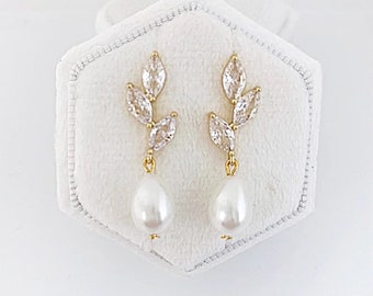 Pearl drop earrings bridal earrings wedding earrings and necklace set Pearl bridal earrings Crystal bridal earrings bridal jewelry set leaf