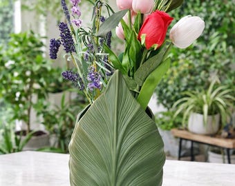 Leaf Vase – Modern Botanical Home Decor, Waterproof Flower Vase