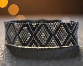 Geometric Peyote Beaded Bracelet Pattern, Odd Count, Miyuki Delica (PDF Download)