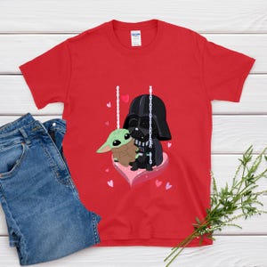 Star Wars Baby Yoda and Darth Vader Swing Shirt, Cute Heart Love Tee, Adorable Galaxy Valentine T-Shirt, Sweet Cartoon Lovers Top bild 4