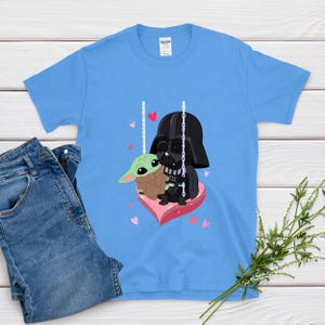Star Wars Baby Yoda and Darth Vader Swing Shirt, Cute Heart Love Tee, Adorable Galaxy Valentine T-Shirt, Sweet Cartoon Lovers Top bild 2