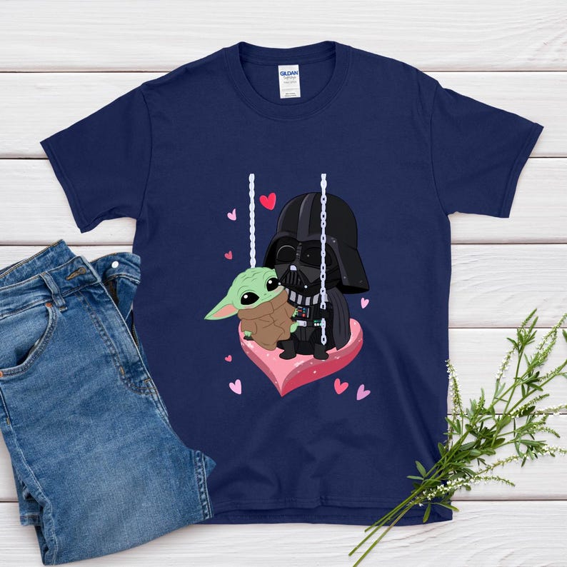 Star Wars Baby Yoda and Darth Vader Swing Shirt, Cute Heart Love Tee, Adorable Galaxy Valentine T-Shirt, Sweet Cartoon Lovers Top bild 5