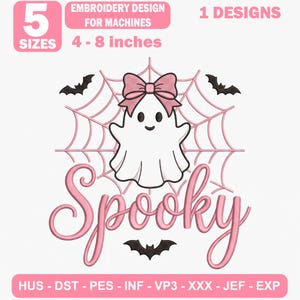 Pode incluir: Design de bordado à máquina com um fantasma branco com um laço rosa, centrado numa teia de aranha rosa com morcegos pretos. O texto diz Spooky. Inclui 5 tamanhos de 10 a 20 cm e formatos HUS, DST, PES, INF, VP3, XXX, JEF e EXP.
