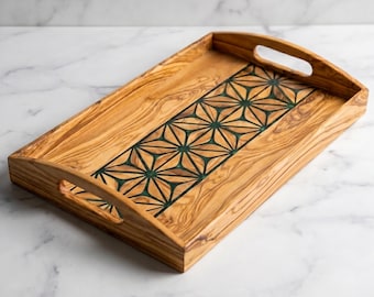 Plateau de service en bois d'olivier avec incrustation florale