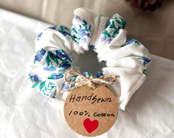 Coletero floral azul claro - Goma para el pelo con flores azul bebé - Accesorios delicados para el cabello - Regalo para una amiga