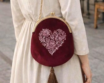Bolso de terciopelo con corazón romántico: monedero vintage con bordado y cierre de beso, un regalo para ella
