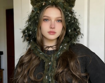 Touca artesanal verde musgo com orelhas de gato: Gorro de tricô felpudo no estilo fairycore