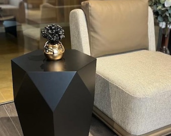 Mesa de centro geométrica de madera – Diseño de polígono facetado – Centro de mesa moderno hecho a mano – Mobiliario escultural minimalista