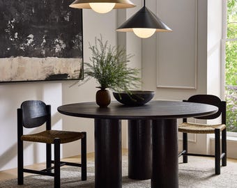 Mesa de comedor redonda de madera maciza – Base de tres columnas – Diseño minimalista escandinavo – Tamaño personalizado disponible