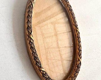 Antique gilded wood oval Frame (18cm x 10cm)