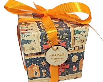 Cajas de regalo personalizadas: envoltorio con nombre personalizado y etiquetas a juego / Embalaje único para regalos especiales