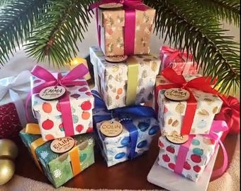 Paquete de adornos navideños de recuerdo: caja de regalo personalizada con envoltorio y etiquetas personalizadas