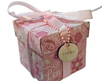 Cajas de regalo con nombre personalizado: embalajes personalizados para bodas, cumpleaños y ocasiones especiales.